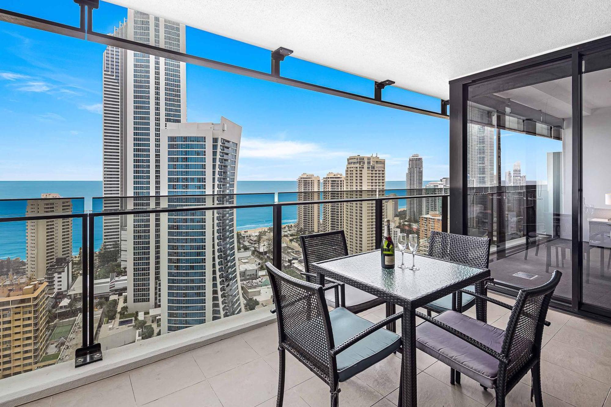 Holiday Holiday Circle On Cavill Apartments Gold Coast Chambre photo