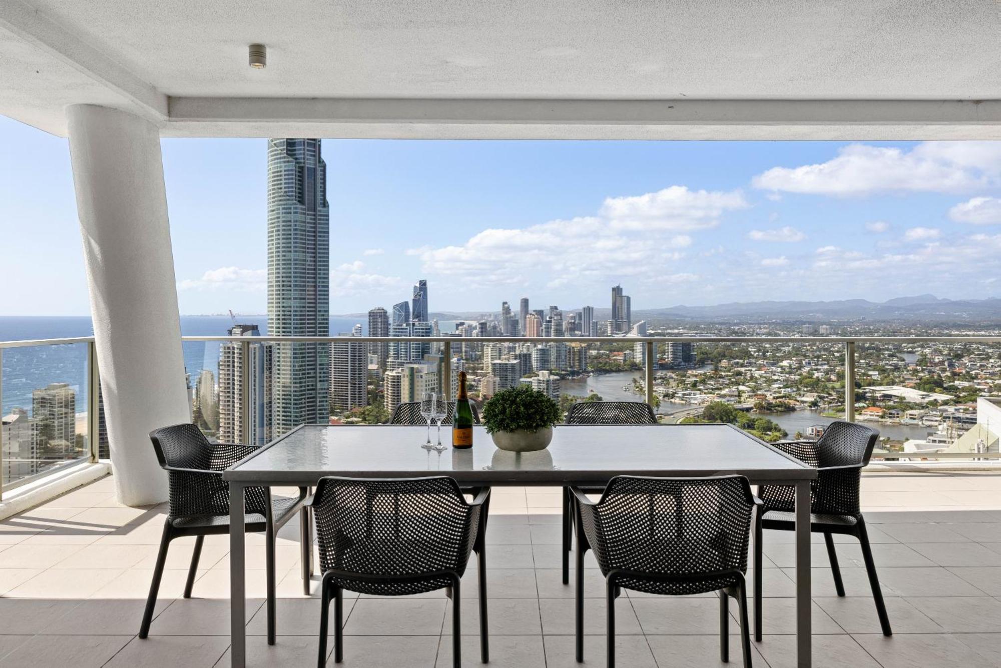 Holiday Holiday Circle On Cavill Apartments Gold Coast Chambre photo